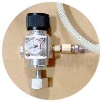 Mini Co2 regulator with CGA320 adapter for Co2 tank.